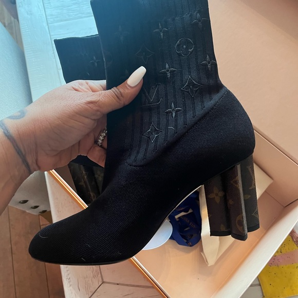 Louis Vuitton Booties - Picture 8 of 8